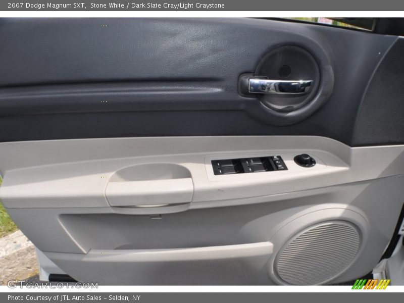 Stone White / Dark Slate Gray/Light Graystone 2007 Dodge Magnum SXT