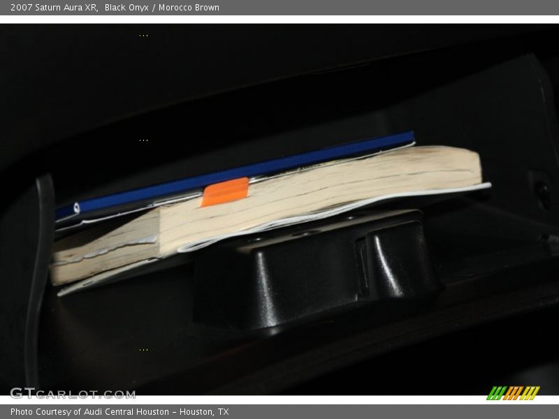 Black Onyx / Morocco Brown 2007 Saturn Aura XR