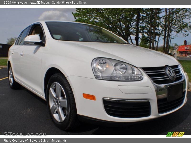 Candy White / Pure Beige 2009 Volkswagen Jetta SE Sedan