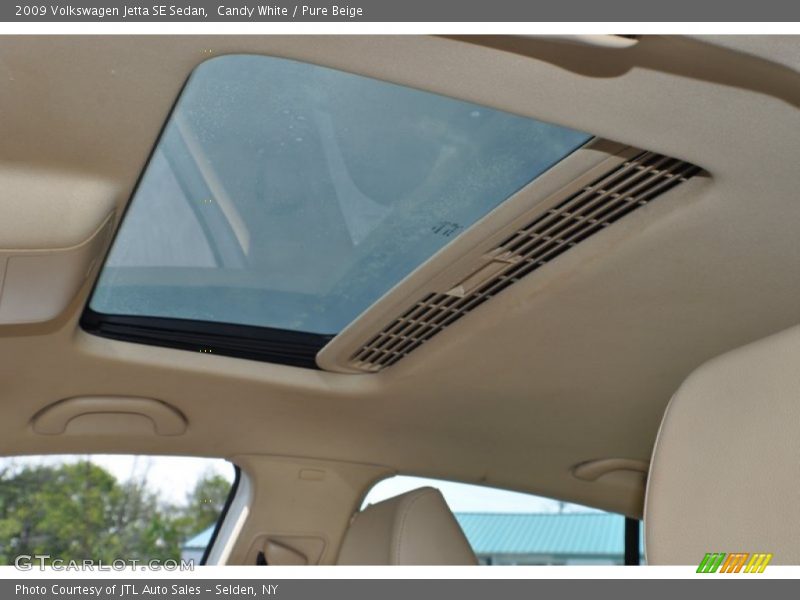 Candy White / Pure Beige 2009 Volkswagen Jetta SE Sedan