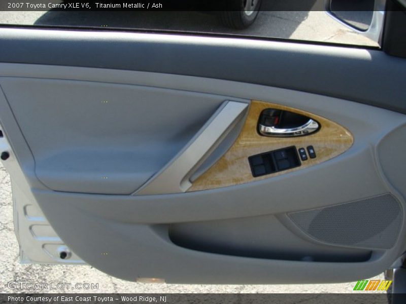 Titanium Metallic / Ash 2007 Toyota Camry XLE V6