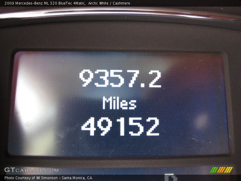 Arctic White / Cashmere 2009 Mercedes-Benz ML 320 BlueTec 4Matic
