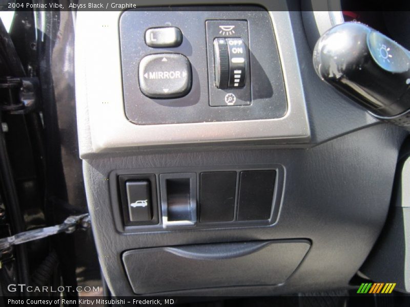 Abyss Black / Graphite 2004 Pontiac Vibe