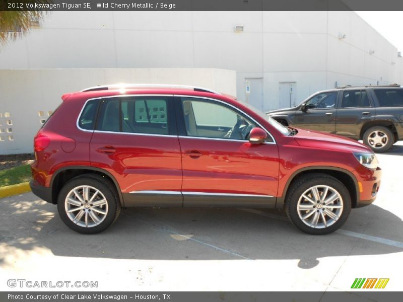 Wild Cherry Metallic / Beige 2012 Volkswagen Tiguan SE