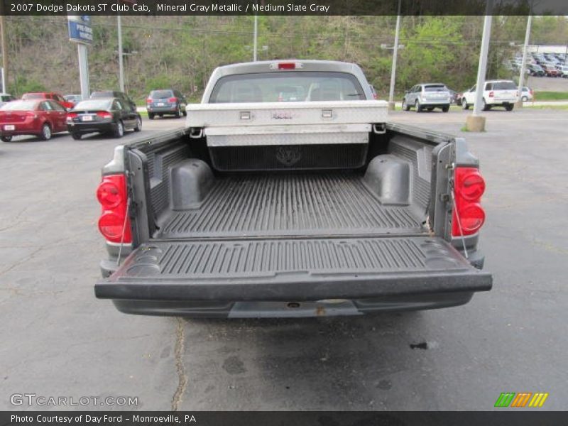 Mineral Gray Metallic / Medium Slate Gray 2007 Dodge Dakota ST Club Cab