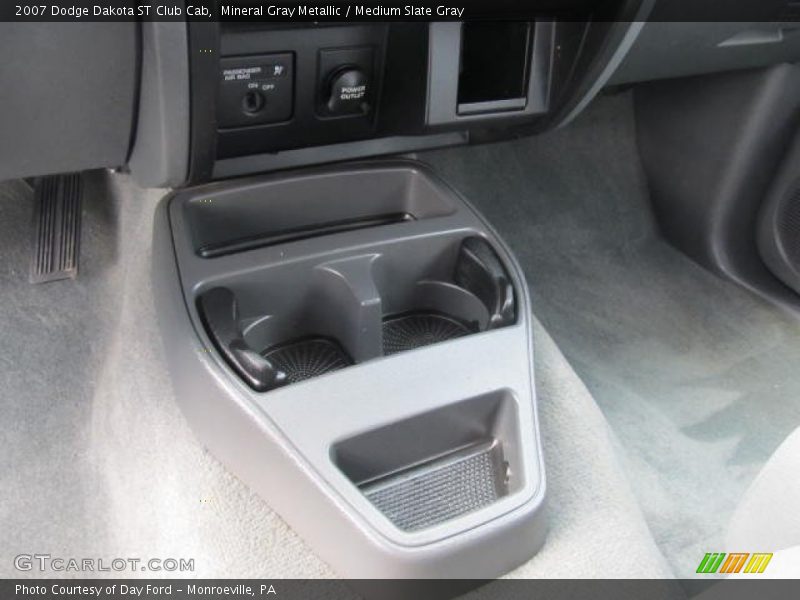 Mineral Gray Metallic / Medium Slate Gray 2007 Dodge Dakota ST Club Cab