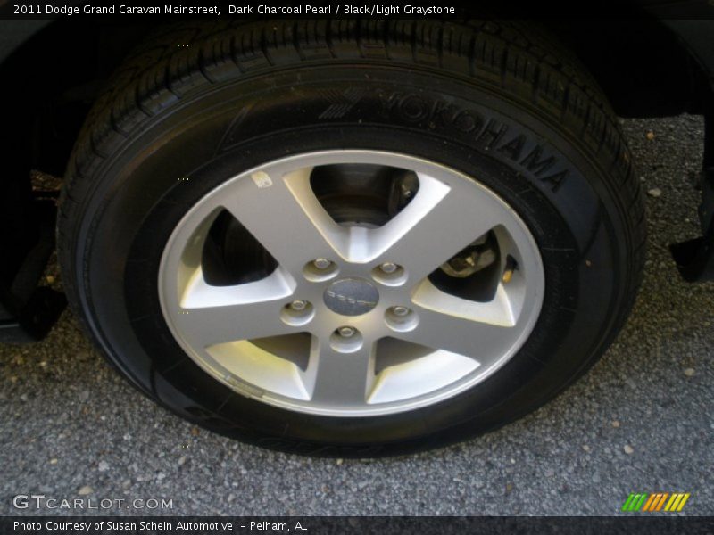 Dark Charcoal Pearl / Black/Light Graystone 2011 Dodge Grand Caravan Mainstreet