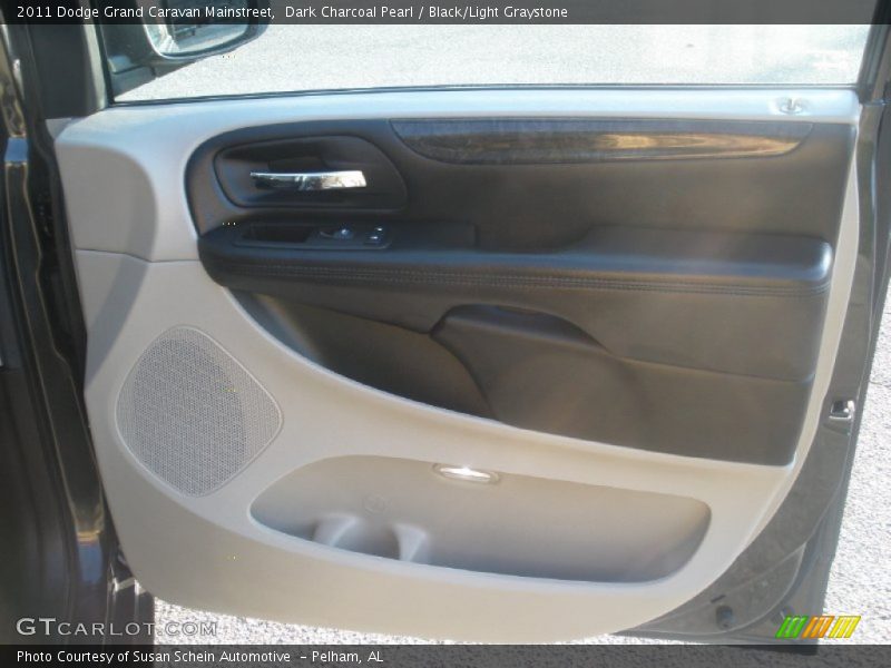 Dark Charcoal Pearl / Black/Light Graystone 2011 Dodge Grand Caravan Mainstreet