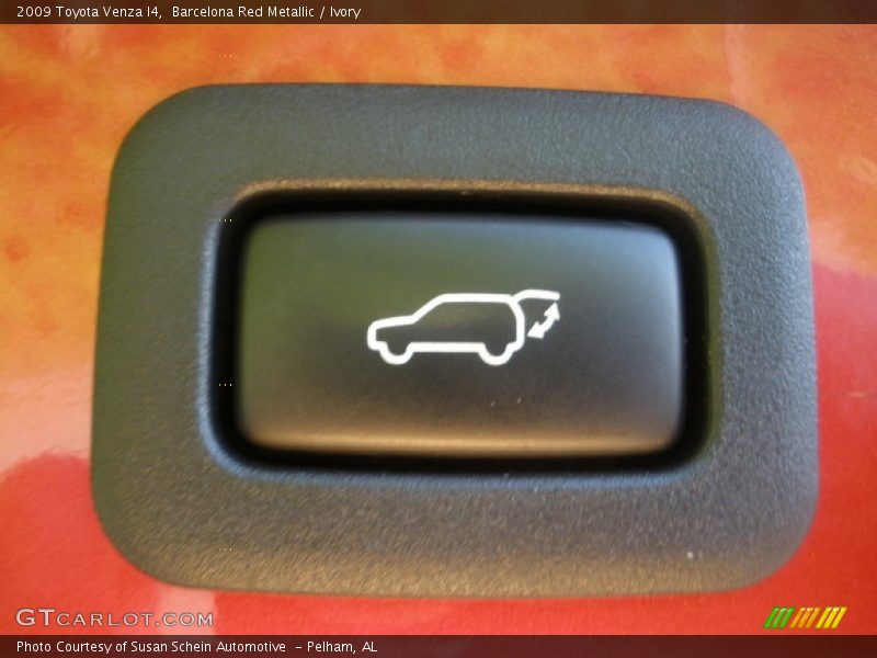 Barcelona Red Metallic / Ivory 2009 Toyota Venza I4