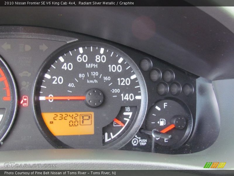 Radiant Silver Metallic / Graphite 2010 Nissan Frontier SE V6 King Cab 4x4