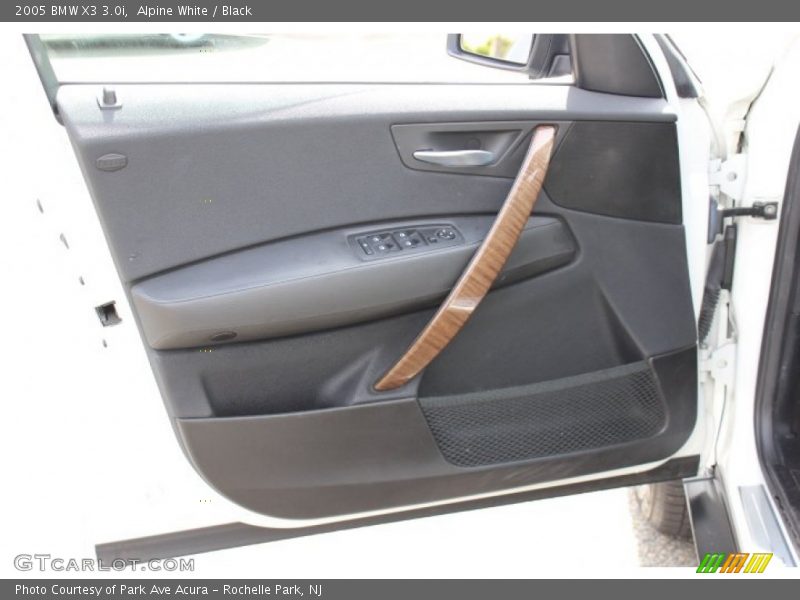 Alpine White / Black 2005 BMW X3 3.0i