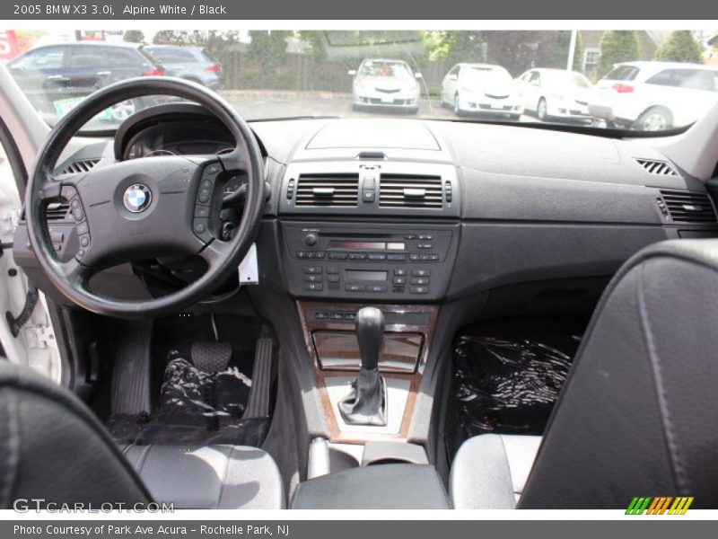 Alpine White / Black 2005 BMW X3 3.0i