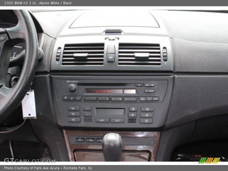Alpine White / Black 2005 BMW X3 3.0i