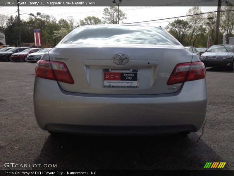 Magnetic Gray Metallic / Ash 2009 Toyota Camry LE