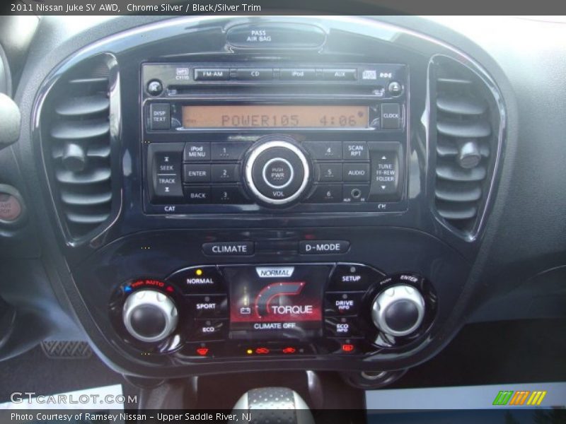Chrome Silver / Black/Silver Trim 2011 Nissan Juke SV AWD