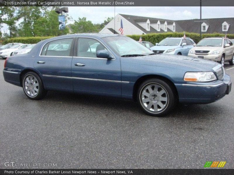 Norsea Blue Metallic / Dove/Shale 2005 Lincoln Town Car Signature Limited