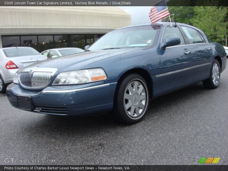 Norsea Blue Metallic / Dove/Shale 2005 Lincoln Town Car Signature Limited