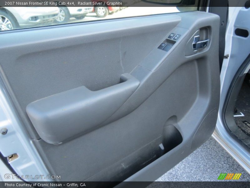 Radiant Silver / Graphite 2007 Nissan Frontier SE King Cab 4x4