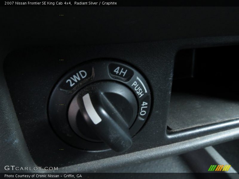 Radiant Silver / Graphite 2007 Nissan Frontier SE King Cab 4x4