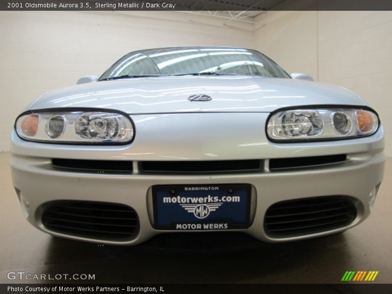 Sterling Metallic / Dark Gray 2001 Oldsmobile Aurora 3.5