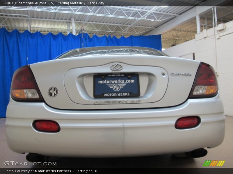 Sterling Metallic / Dark Gray 2001 Oldsmobile Aurora 3.5