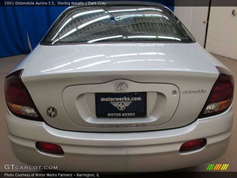 Sterling Metallic / Dark Gray 2001 Oldsmobile Aurora 3.5