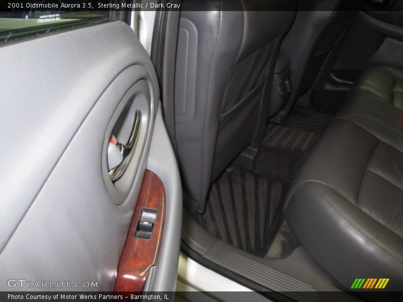Sterling Metallic / Dark Gray 2001 Oldsmobile Aurora 3.5