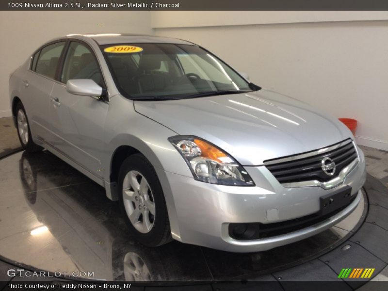 Radiant Silver Metallic / Charcoal 2009 Nissan Altima 2.5 SL