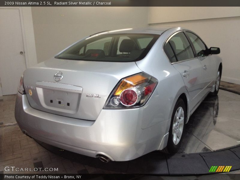 Radiant Silver Metallic / Charcoal 2009 Nissan Altima 2.5 SL