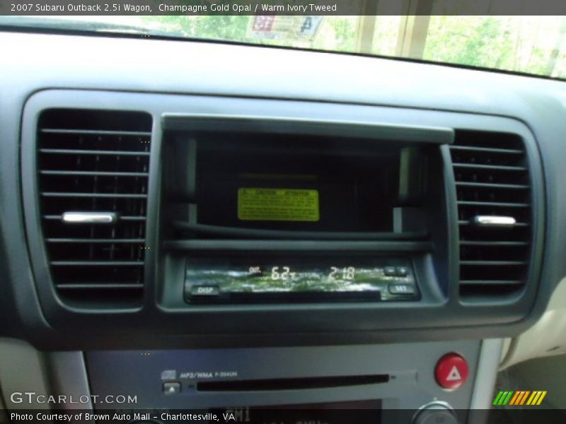Champagne Gold Opal / Warm Ivory Tweed 2007 Subaru Outback 2.5i Wagon