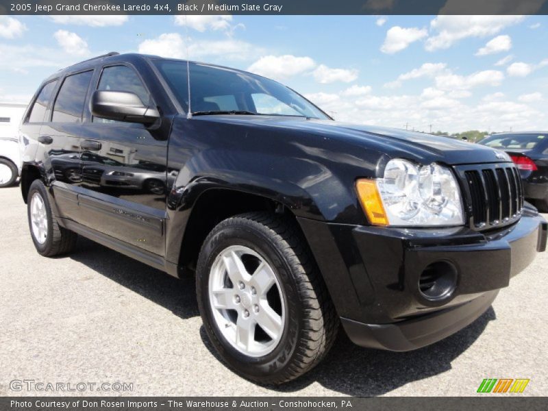Black / Medium Slate Gray 2005 Jeep Grand Cherokee Laredo 4x4