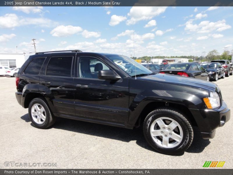 Black / Medium Slate Gray 2005 Jeep Grand Cherokee Laredo 4x4