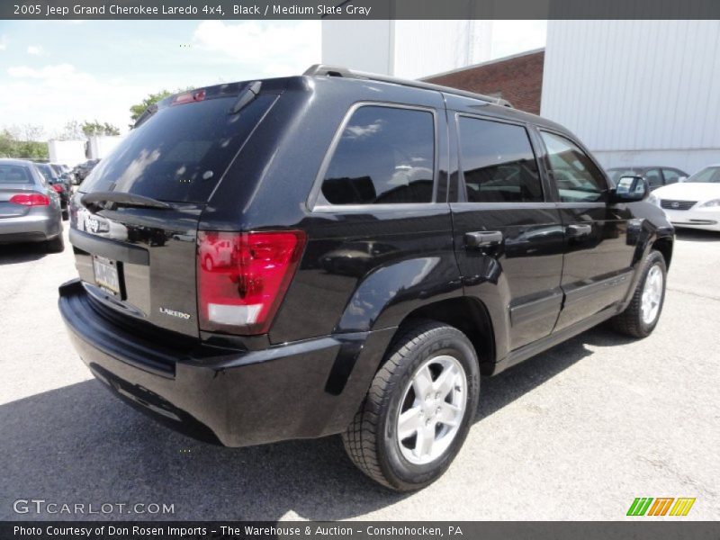 Black / Medium Slate Gray 2005 Jeep Grand Cherokee Laredo 4x4