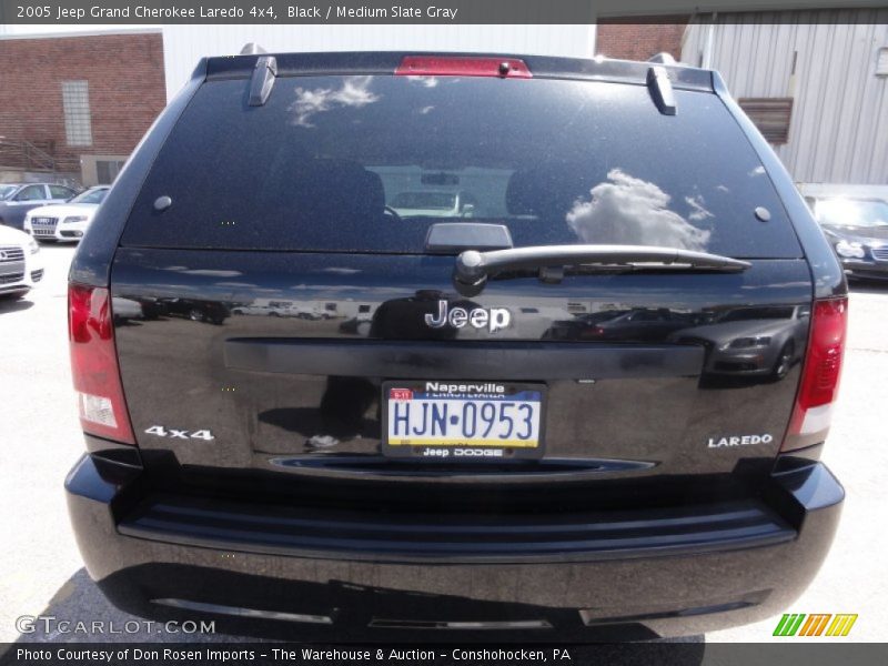 Black / Medium Slate Gray 2005 Jeep Grand Cherokee Laredo 4x4