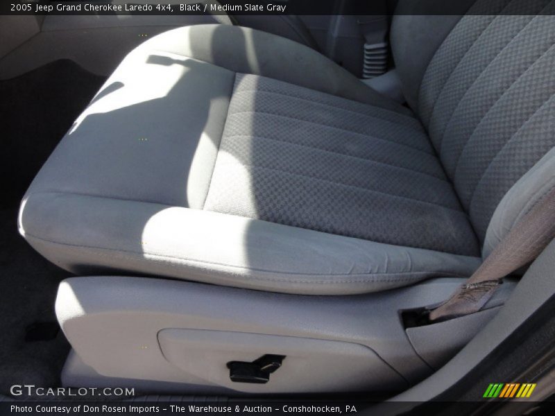 Black / Medium Slate Gray 2005 Jeep Grand Cherokee Laredo 4x4