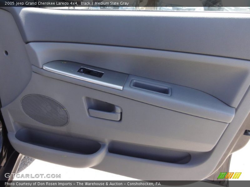 Black / Medium Slate Gray 2005 Jeep Grand Cherokee Laredo 4x4
