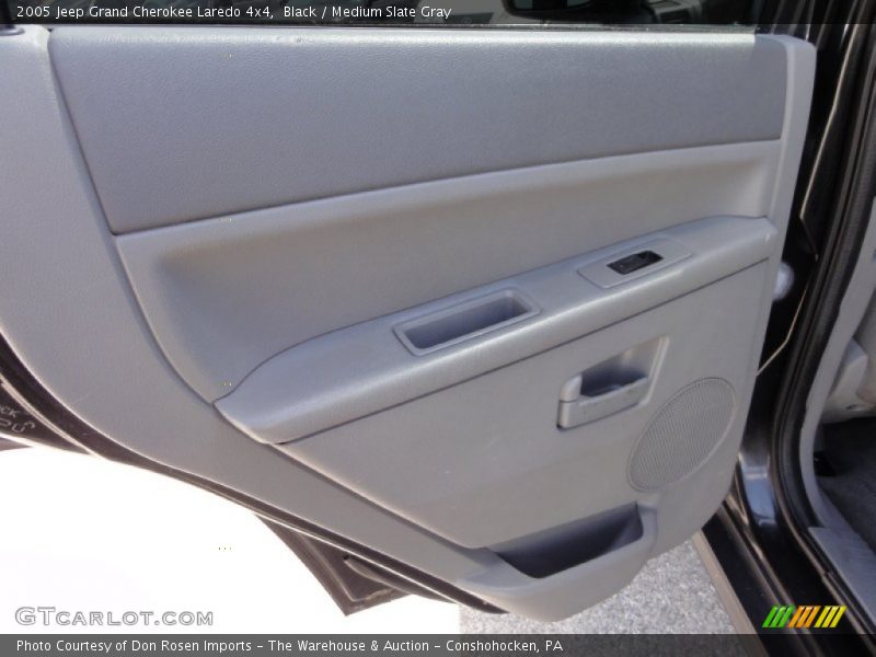 Black / Medium Slate Gray 2005 Jeep Grand Cherokee Laredo 4x4