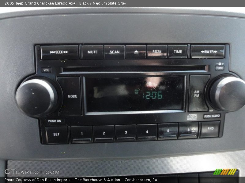 Black / Medium Slate Gray 2005 Jeep Grand Cherokee Laredo 4x4