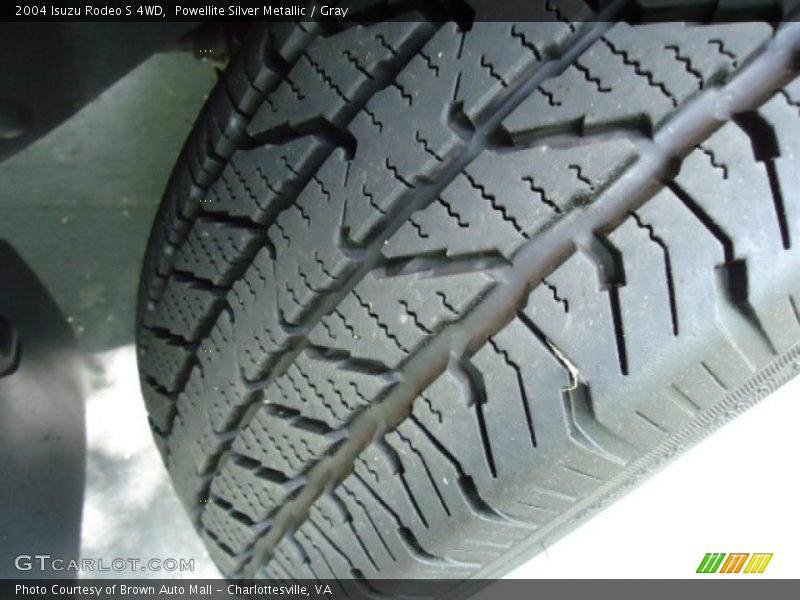 Powellite Silver Metallic / Gray 2004 Isuzu Rodeo S 4WD