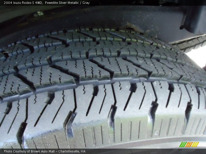 Powellite Silver Metallic / Gray 2004 Isuzu Rodeo S 4WD