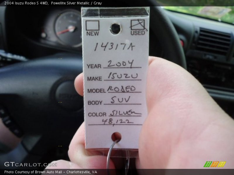 Powellite Silver Metallic / Gray 2004 Isuzu Rodeo S 4WD