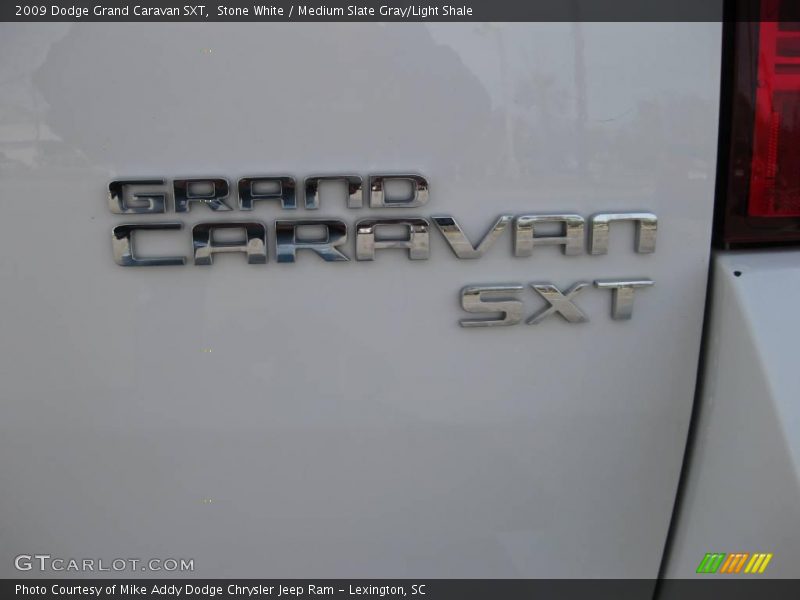 Stone White / Medium Slate Gray/Light Shale 2009 Dodge Grand Caravan SXT