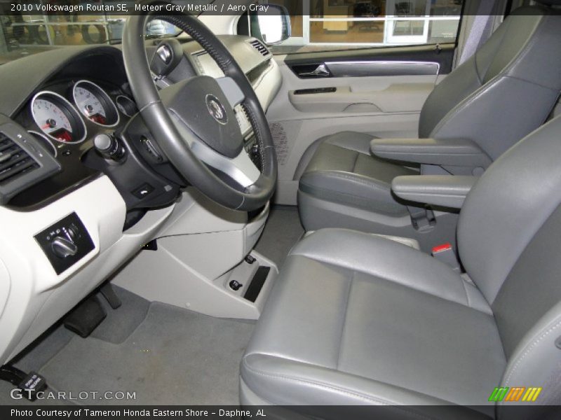 Meteor Gray Metallic / Aero Gray 2010 Volkswagen Routan SE