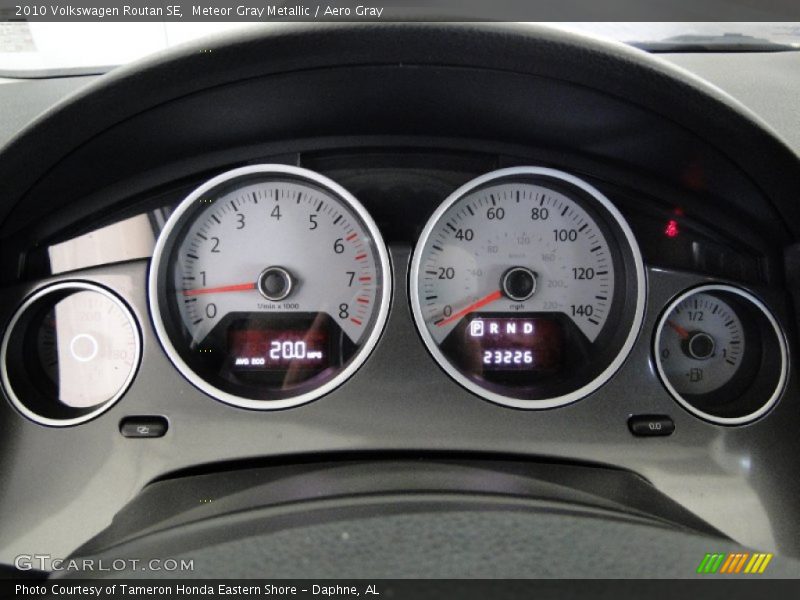 Meteor Gray Metallic / Aero Gray 2010 Volkswagen Routan SE