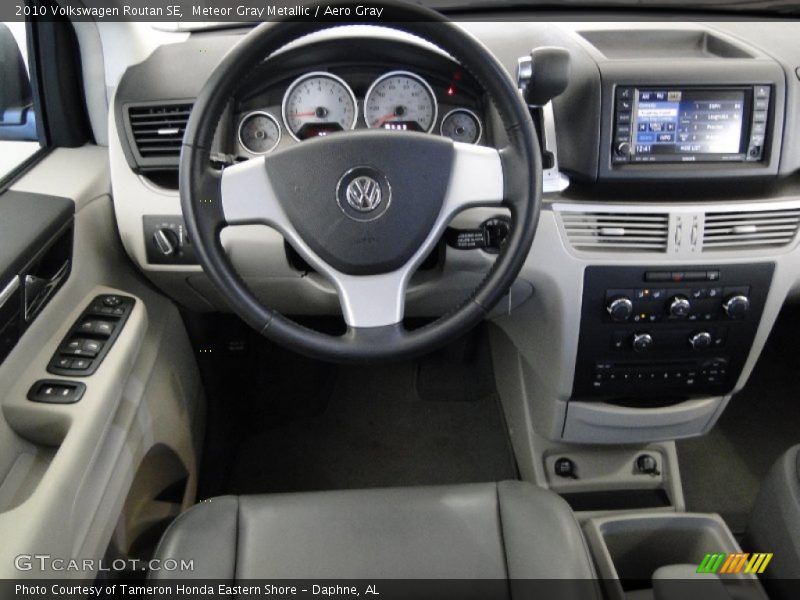 Meteor Gray Metallic / Aero Gray 2010 Volkswagen Routan SE