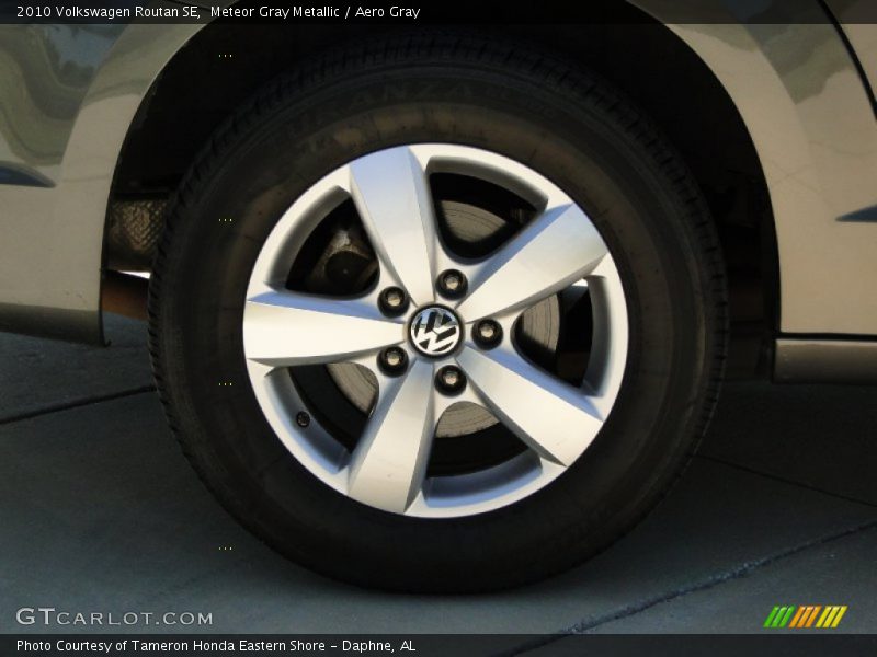 Meteor Gray Metallic / Aero Gray 2010 Volkswagen Routan SE