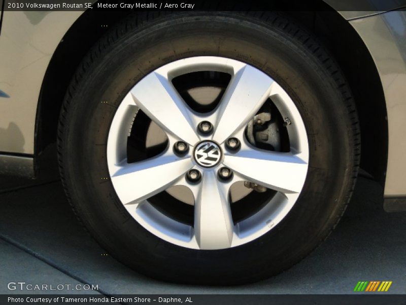 Meteor Gray Metallic / Aero Gray 2010 Volkswagen Routan SE