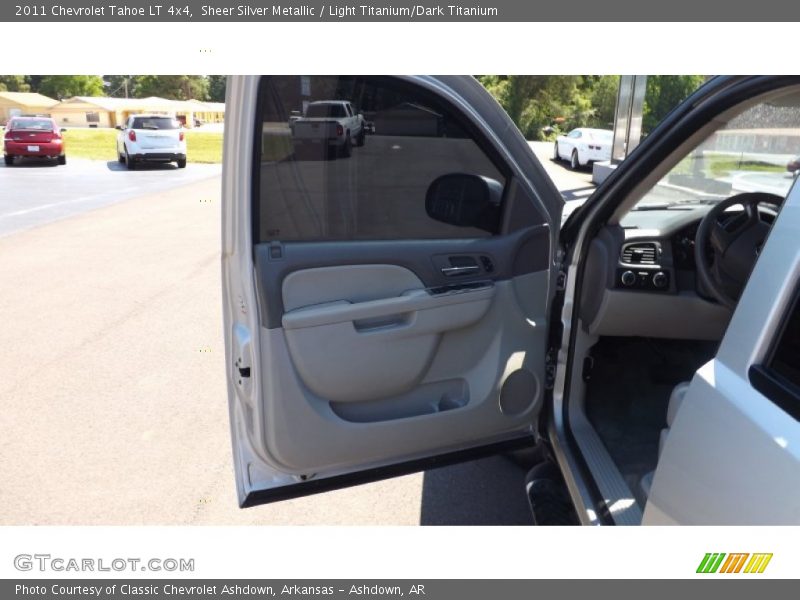 Sheer Silver Metallic / Light Titanium/Dark Titanium 2011 Chevrolet Tahoe LT 4x4