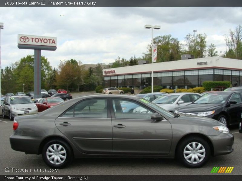 Phantom Gray Pearl / Gray 2005 Toyota Camry LE