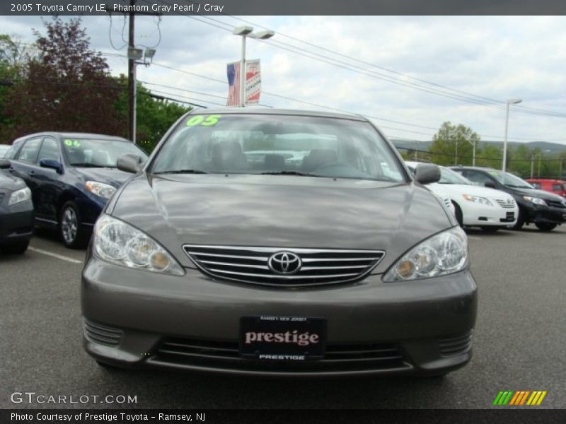 Phantom Gray Pearl / Gray 2005 Toyota Camry LE